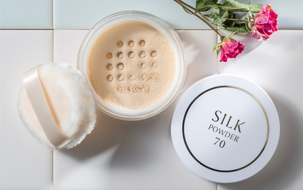 KITAO Silk Essence 70/Пудра для лица из шёлка с телесным тоном 9 грамм