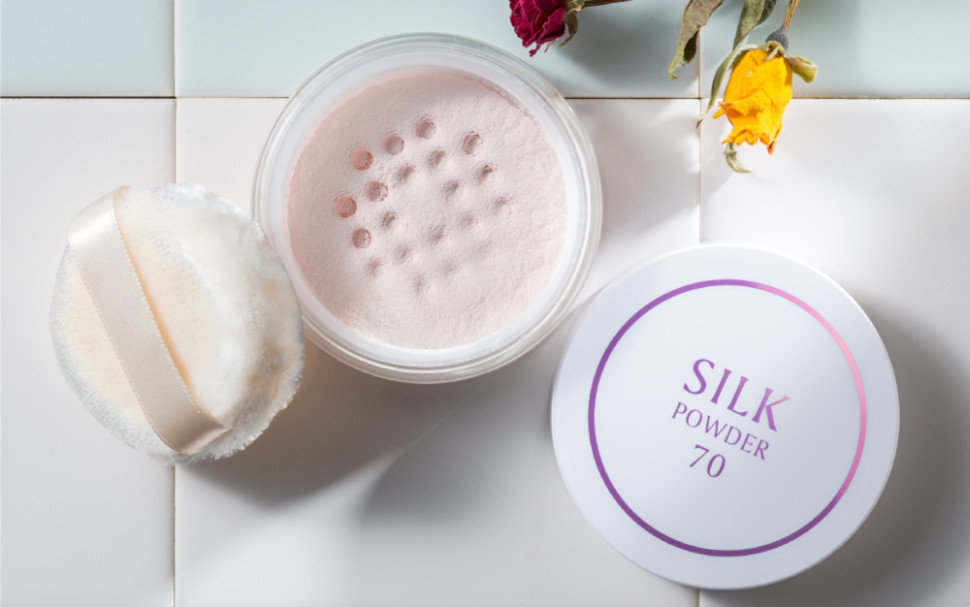 KITAO Silk Powder 70 Bright Up Color/Пудра для лица из шёлка осветляющая тон 9 грамм