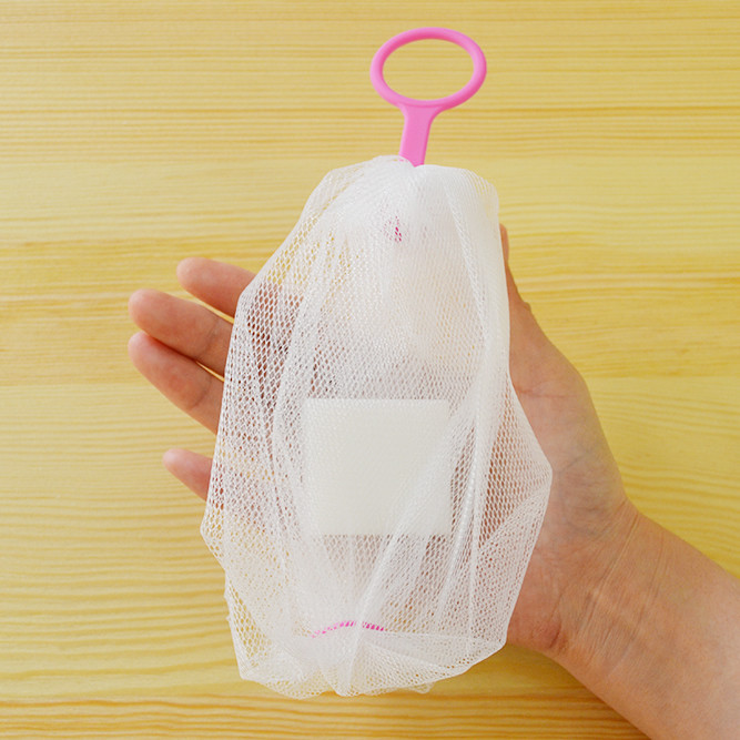KOKUBO Сеточка для взбивания пены с кармашком для мыла 1 шт/Foaming Facial Net with Soap Pocket
