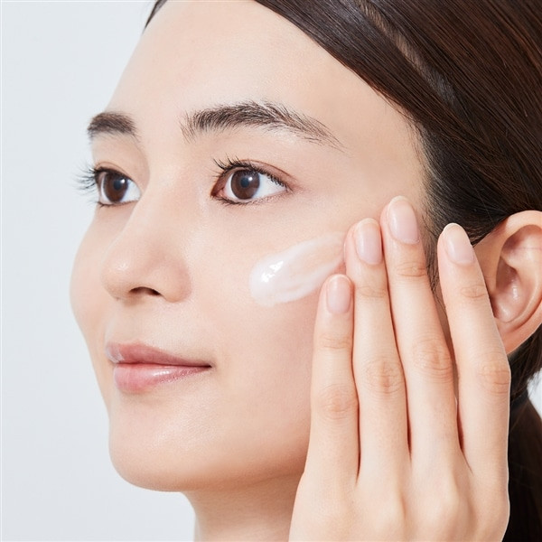 Увлажняющий крем-молочко для кожи лица LUQUE Crème In Milk 80 г