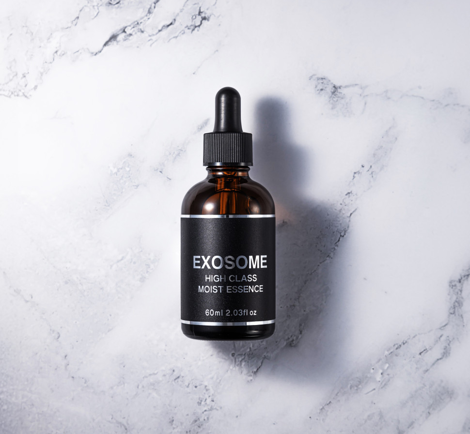 EXOSOME HIGH CLASS MOIST ESSENCE/Антивозрастная сыворотка для лица с экзосомами, стволовыми клетками, липосомами, витамином С, 60 мл