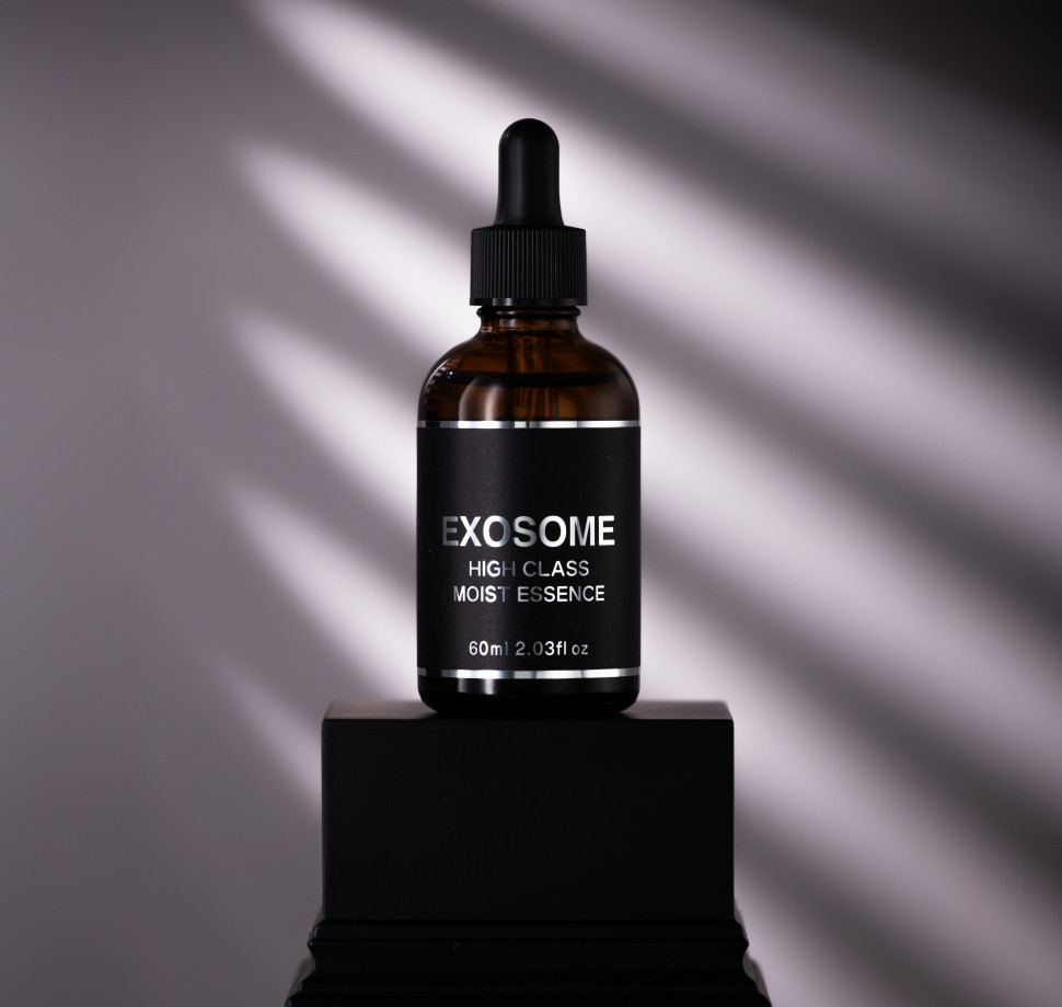 EXOSOME HIGH CLASS MOIST ESSENCE/Антивозрастная сыворотка для лица с экзосомами, стволовыми клетками, липосомами, витамином С, 60 мл